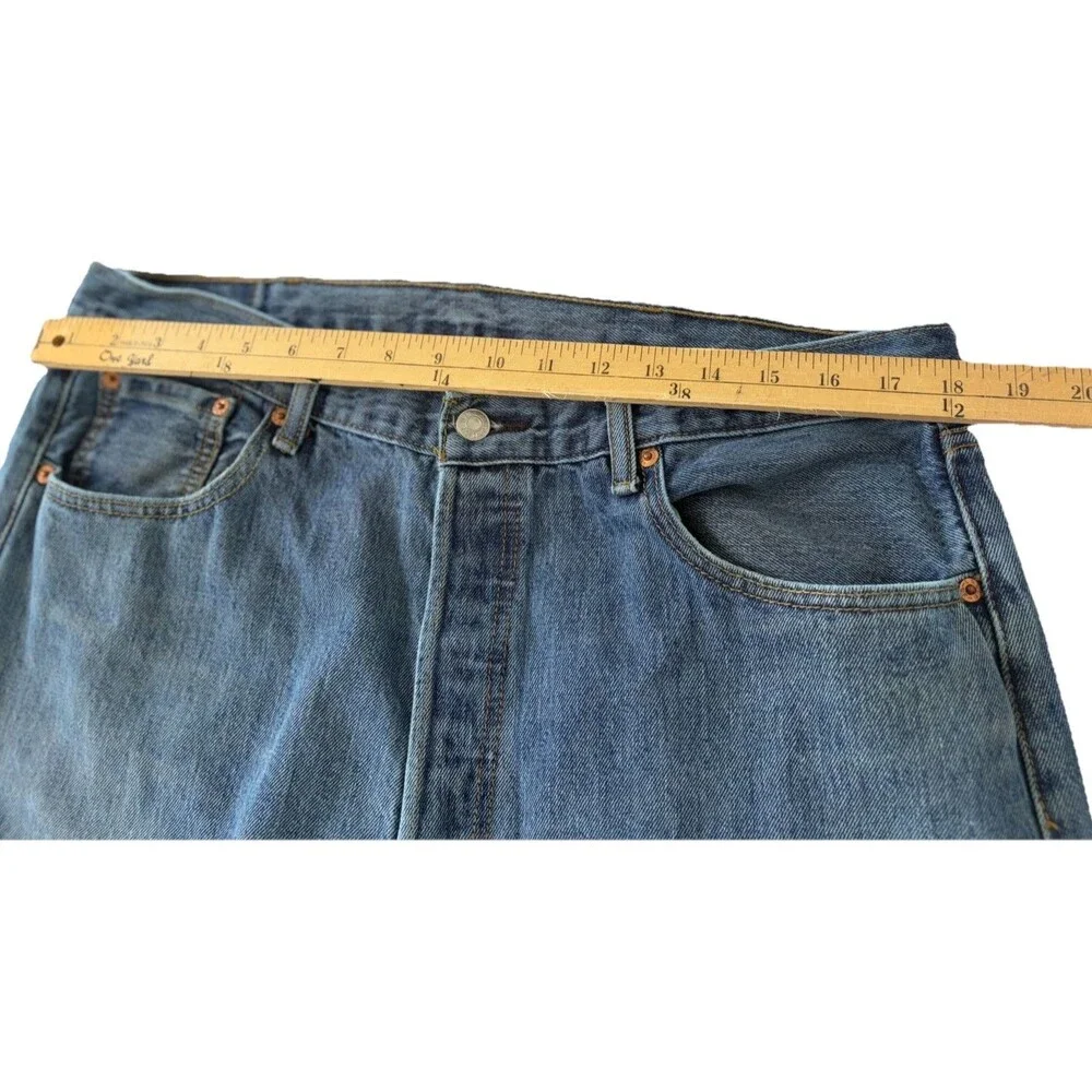 Levi’s 501 Jeans Mens 38x30 Button Fly Straight Leg Medium Wash Classic Denim